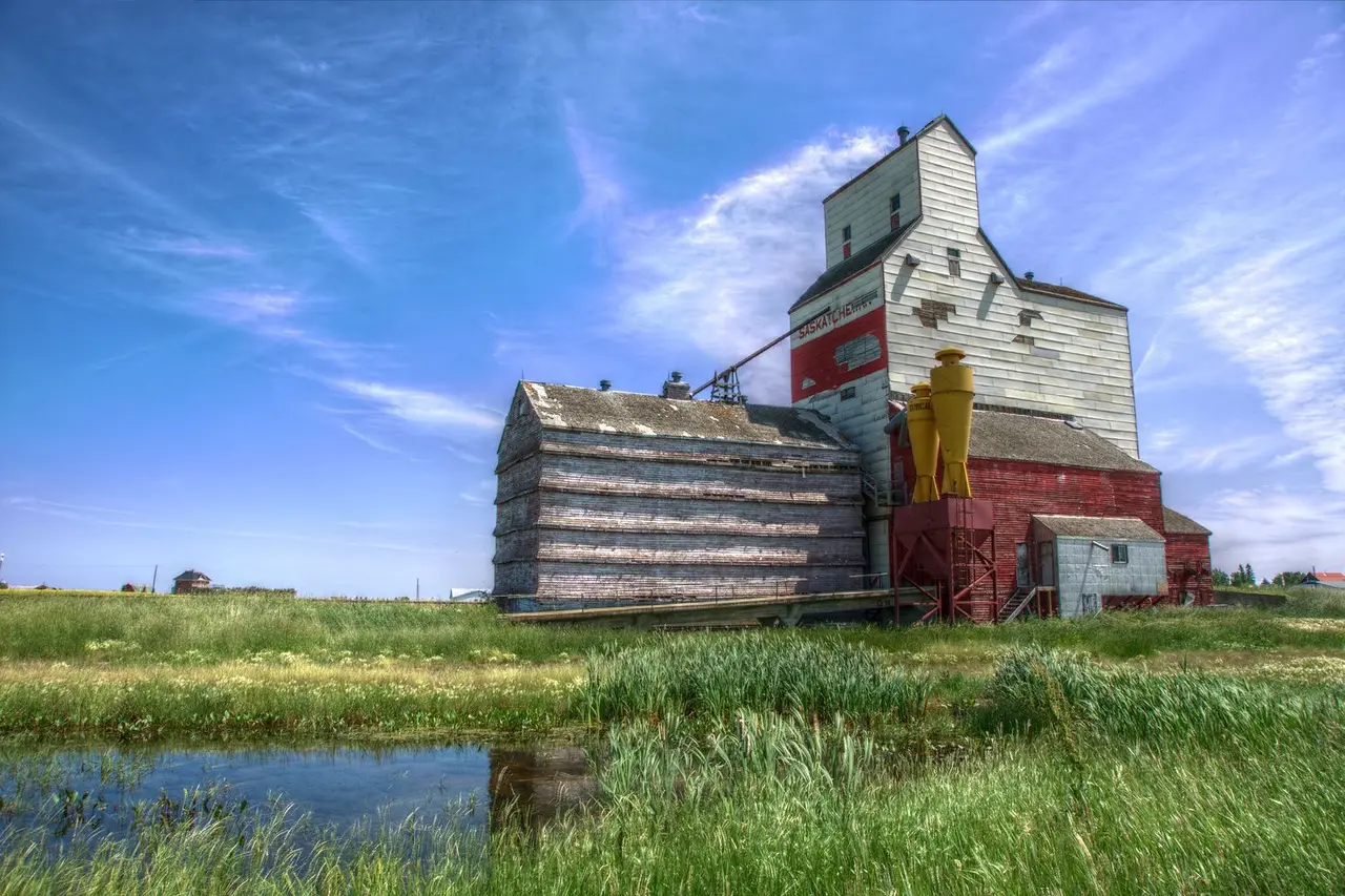 The Bladworth grain elevator, 2012